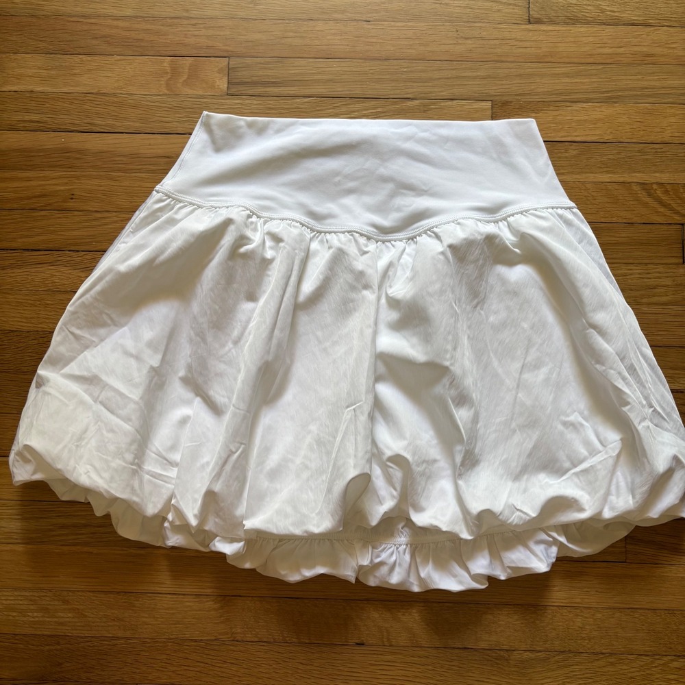 NWT Aerie Bubble Hem Skort Skirt White Large Built-In Shorts Pickleball Tennis